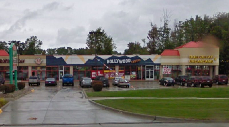 Hollywood Video - Clinton Twp - 15575 15 Mile Rd (newer photo)